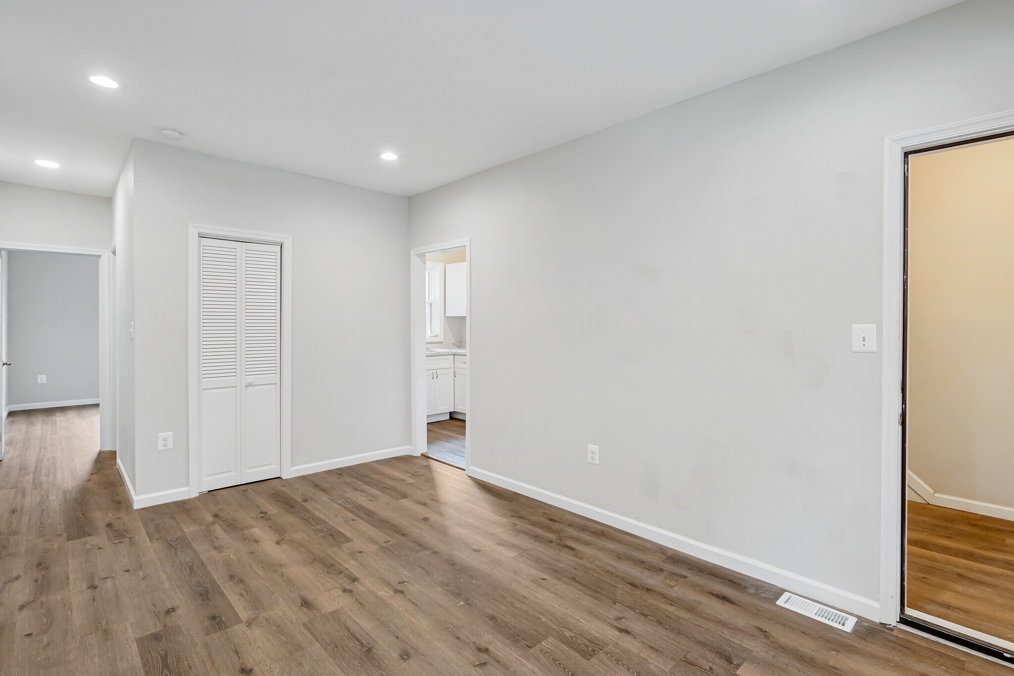 Building Photo - 1340 Pontiac Ave