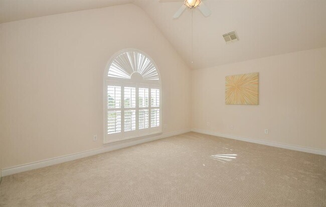Building Photo - 3325 Clearview Cir