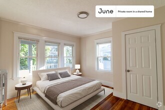 Building Photo - Private bedroom in 6 bed/2 bath Home