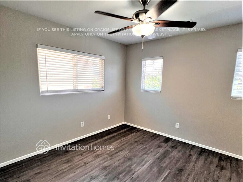 Building Photo - 142 Solidago Ave