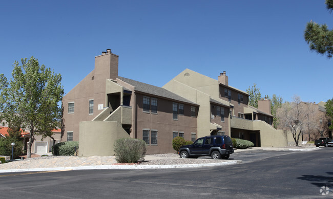 La Mesa Apartments - El Paso, TX | Apartment Finder