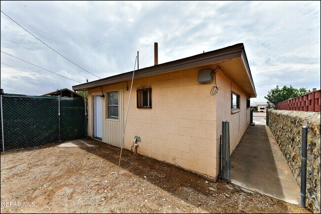 Building Photo - 3125 Hamilton Ave
