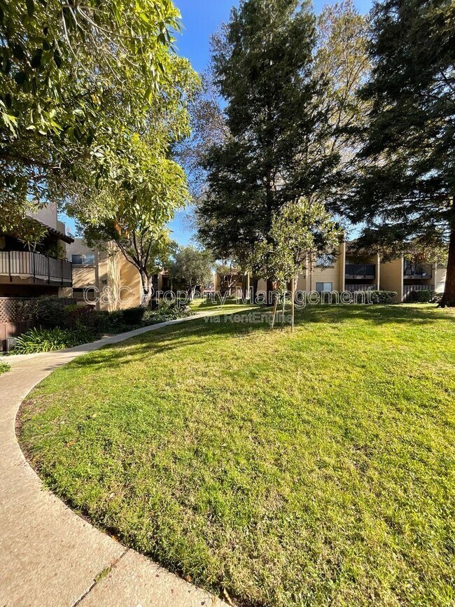 Building Photo - 247 N Capitol Ave