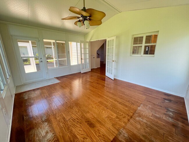 Building Photo - 1513 Clarendon Way