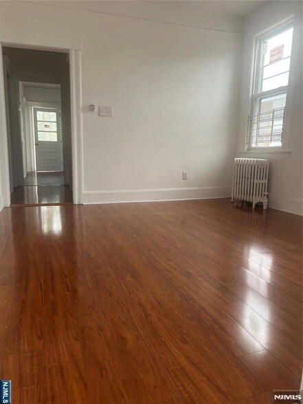 Building Photo - 673 Clifton Ave