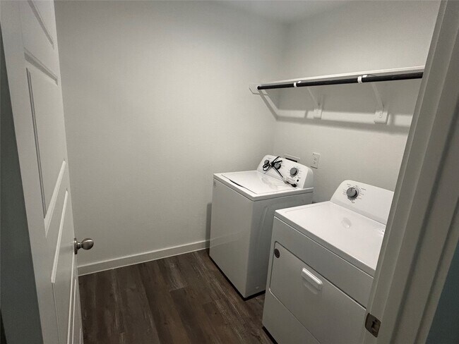 Building Photo - 1123 Sommerville Dr