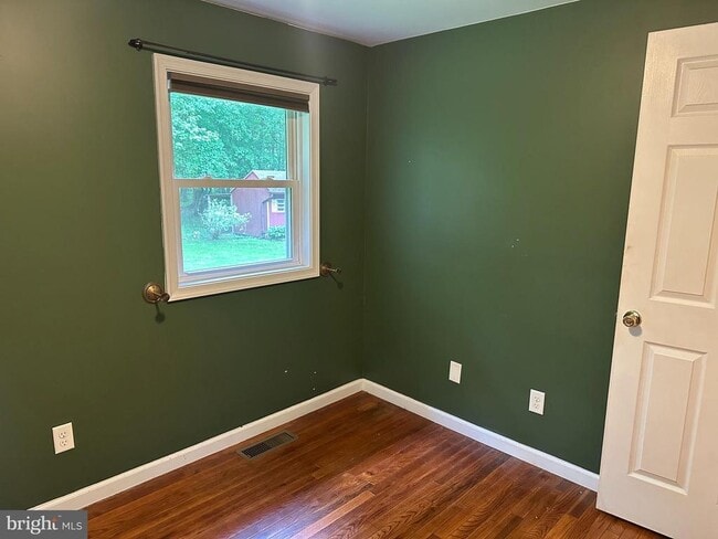 Building Photo - 421 Sawmill Ln