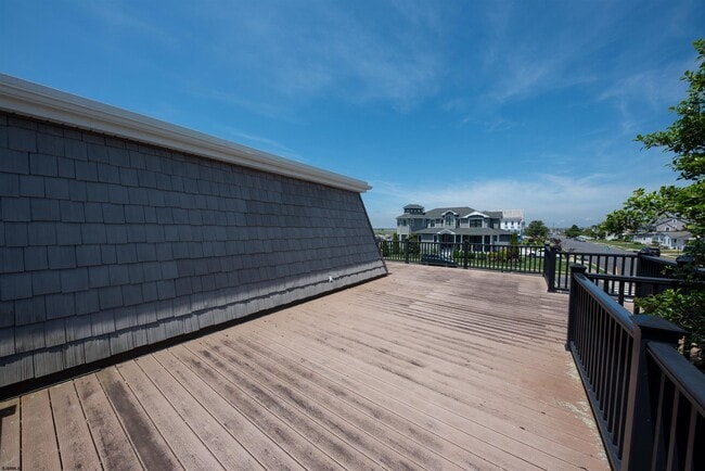 Building Photo - 3201 Bayland Dr