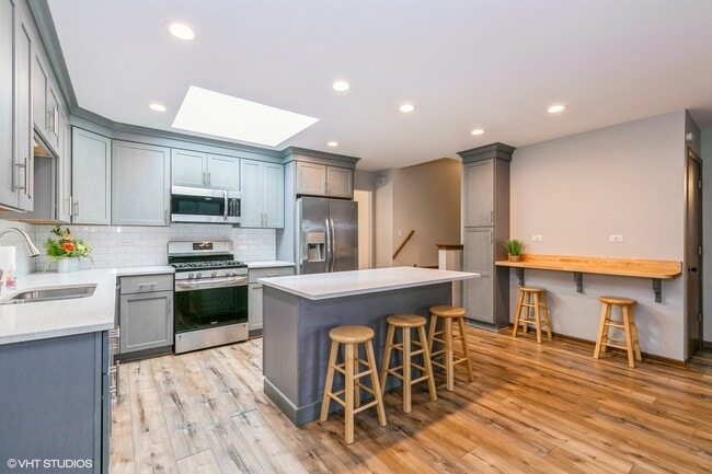 Building Photo - 14748 Sprucecreek Ln