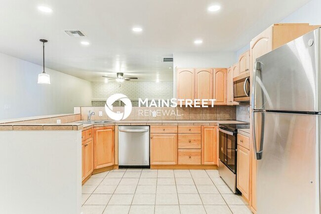Building Photo - 3 Bedroom Pet-Friendly Home in MESA, AZ with Main Street Renewal