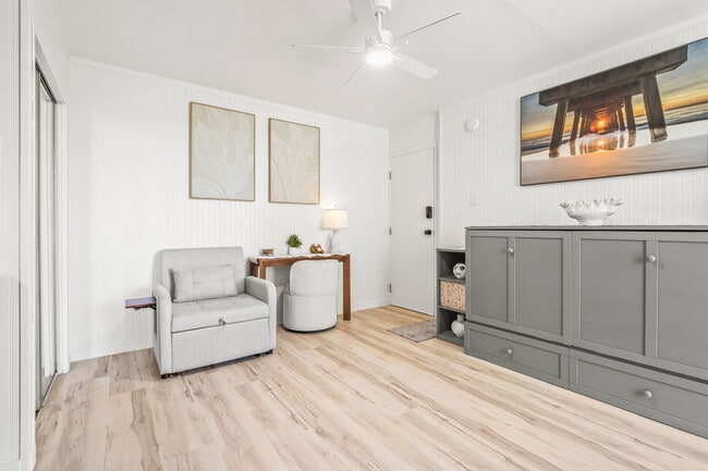 Building Photo - 2509 Ala Wai Blvd