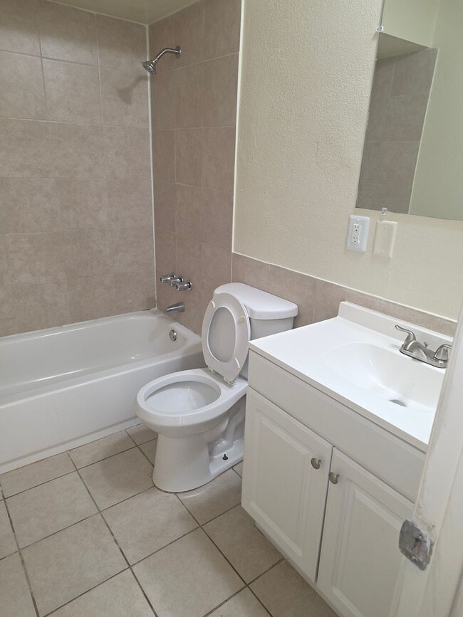 Building Photo - 3/2 DUPLEX