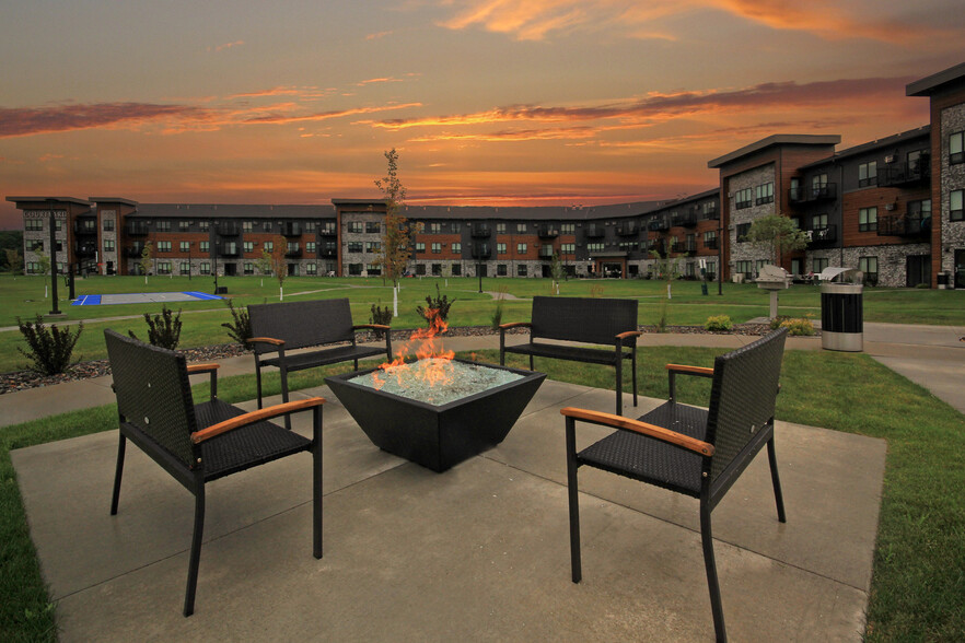 Back Fire Pit - Courtyard Apartments