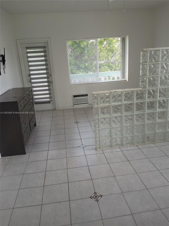Building Photo - 6490 Collins Ave