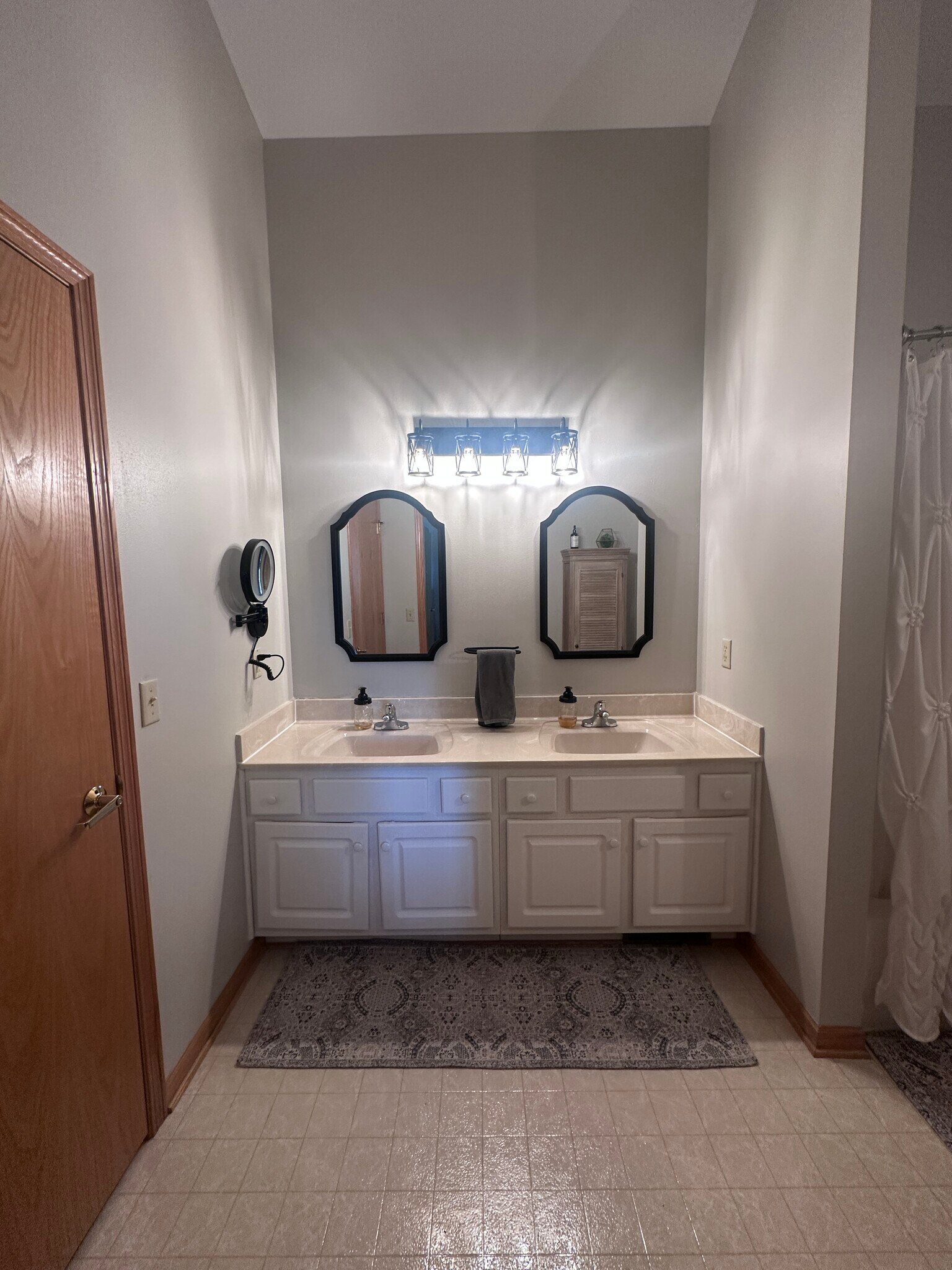 Building Photo - 442 Meadowridge Cir