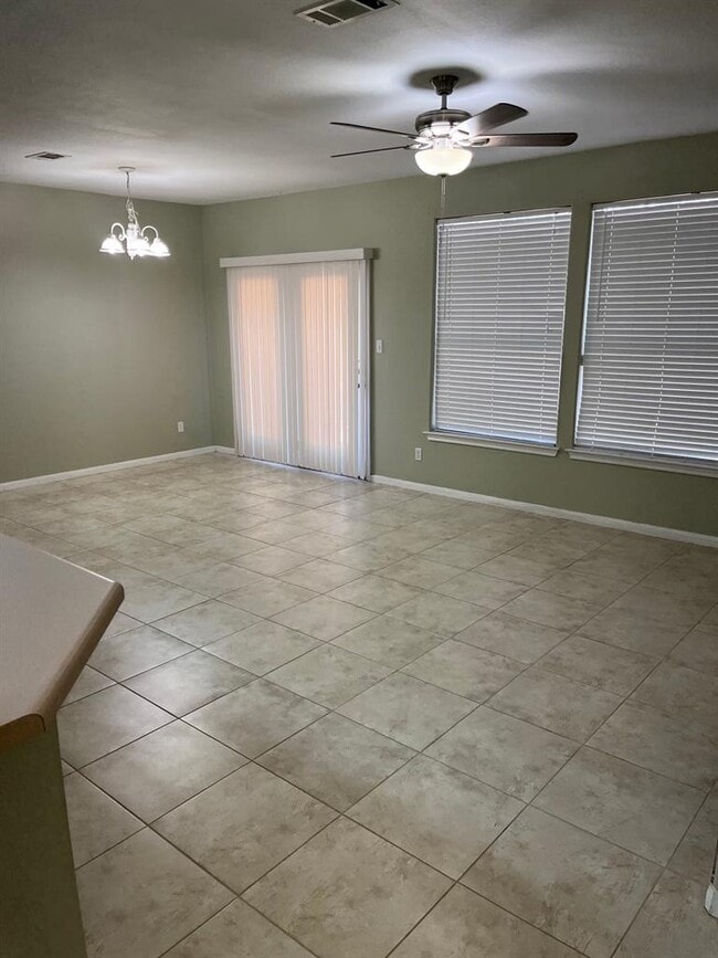 Building Photo - 2100 Pipers Field Dr