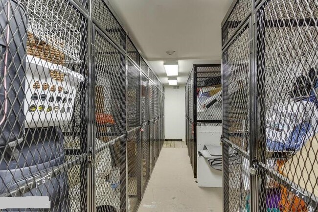 Building Photo - 1730 Arlington Blvd