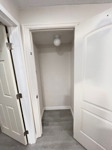 Building Photo - 6291 Liza Ln