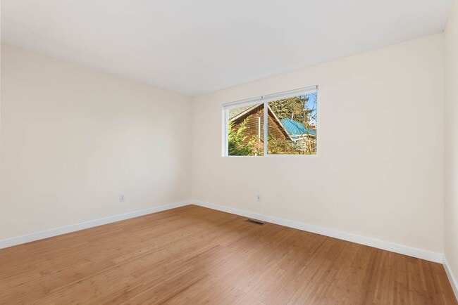 Building Photo - 2708 S Judkins St