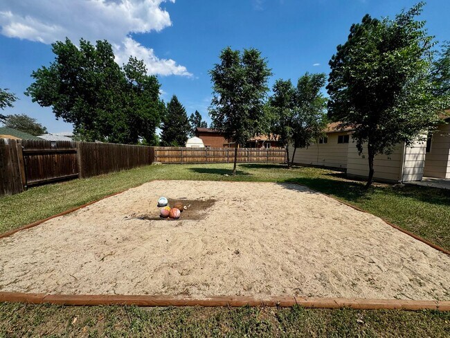 Building Photo - 3 Bedroom one level Home in Stratton Meadows