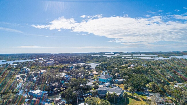 Building Photo - 2247 S Waterman Dr