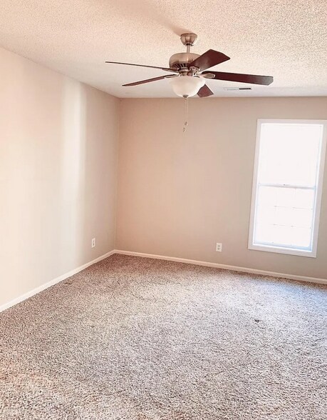 Master bedroom - 648 Balfour Rd