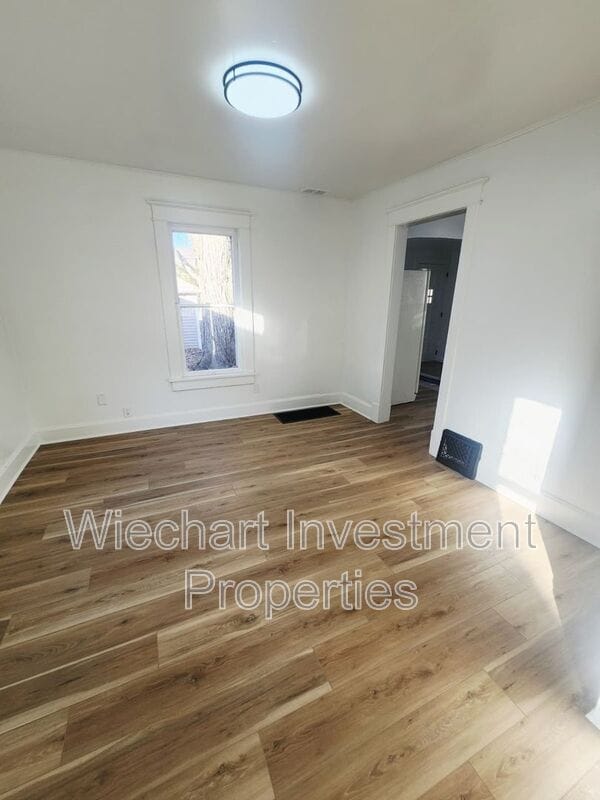 Building Photo - 426 Hazel Ave