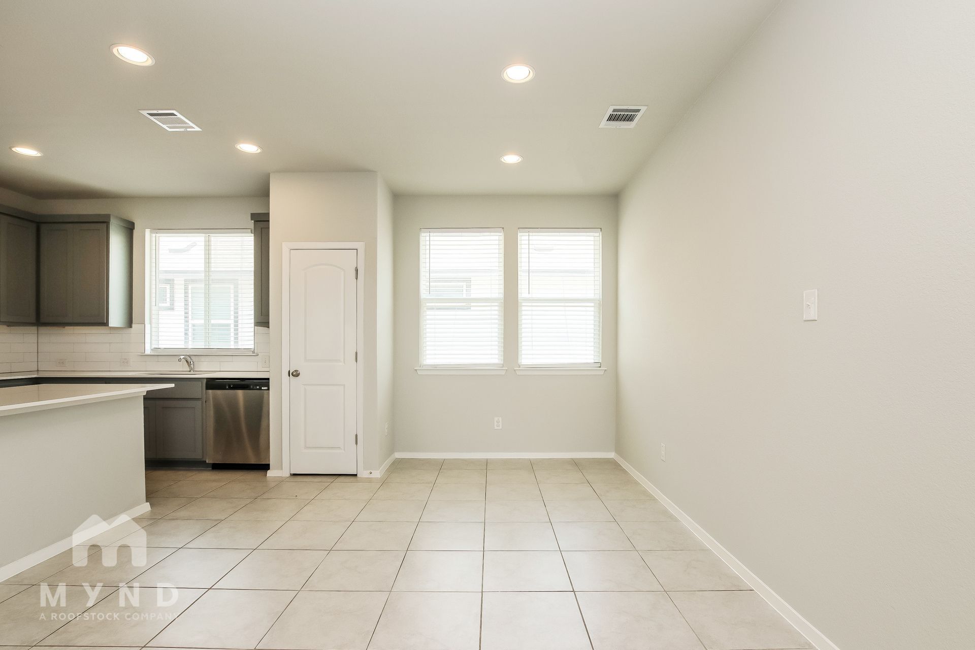 Building Photo - 252 Fabion St