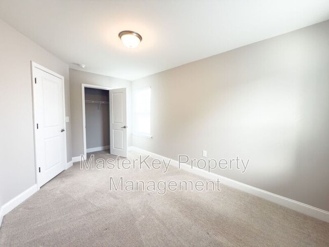 Building Photo - 96 Channel Drop Dr