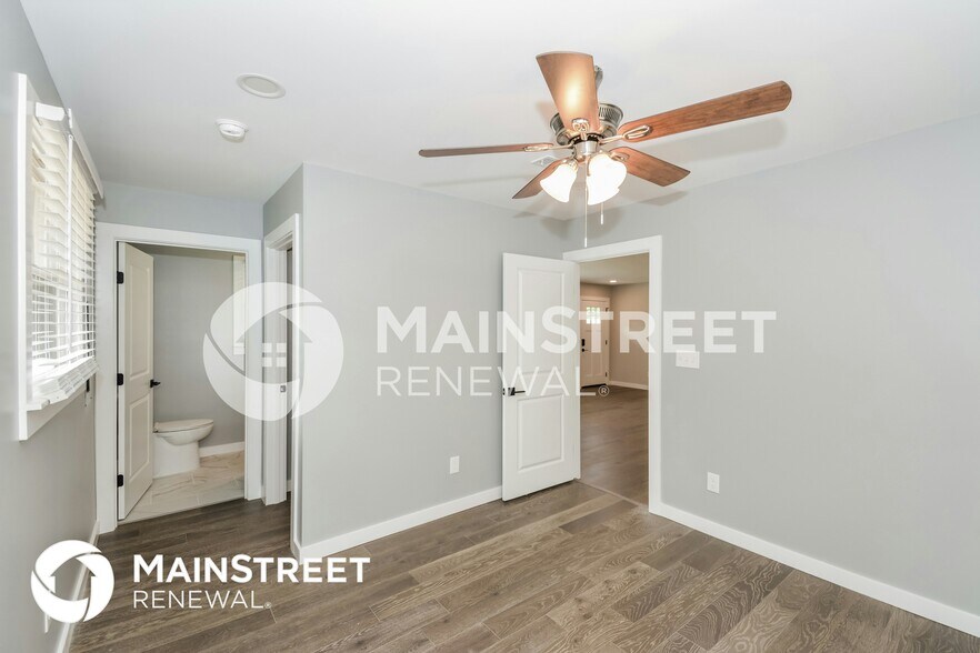 Building Photo - 704 Marswen Dr