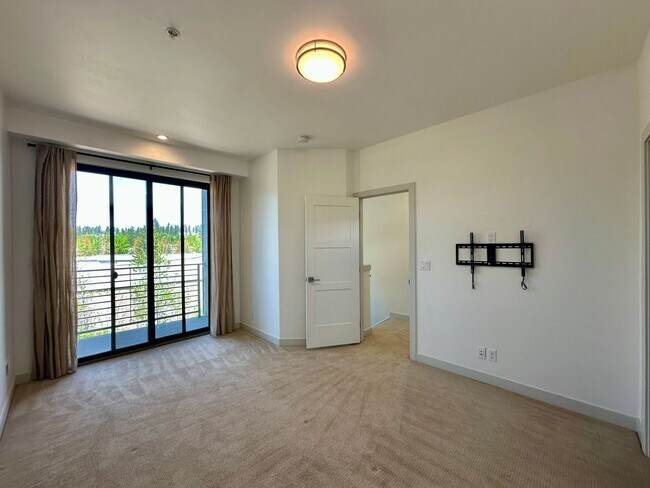 Building Photo - 4757 Kona Dr