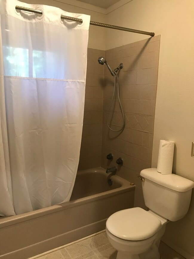Building Photo - Remodeled Home in Lower Pioneer