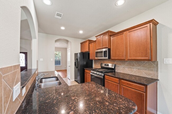 Building Photo - 115 Black Swan Pl