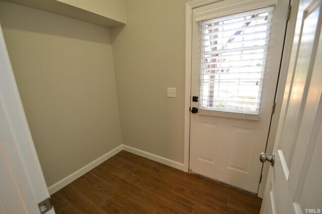 Building Photo - 701 Sutter Gate Ln