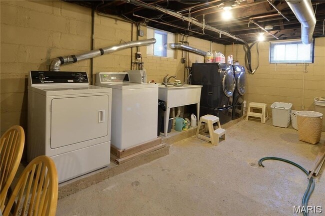 Building Photo - 6607 Clayton Rd