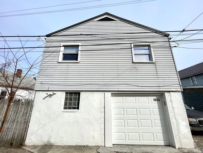 Building Photo - 1613 Fourth Avenue (Full Service)