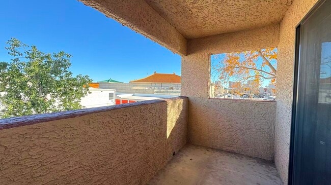 Building Photo - 4310 Sanderling Cir