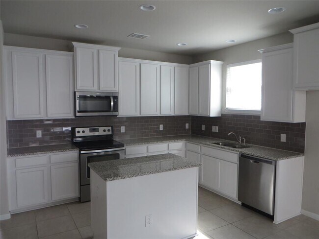 Building Photo - 301 La Escalera Dr