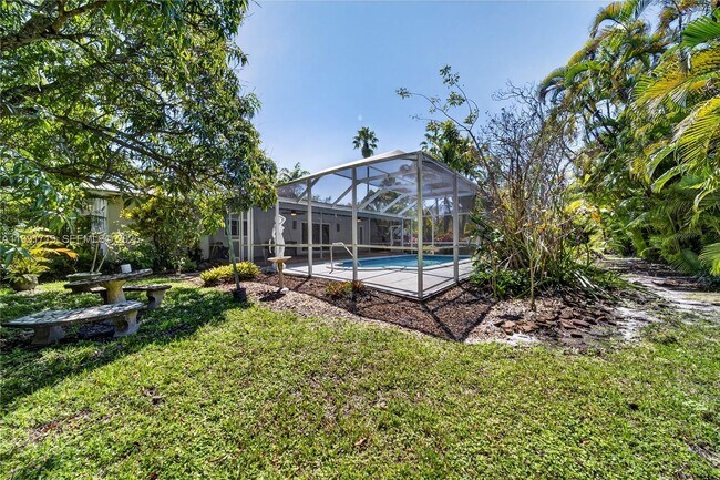 Building Photo - 10142 SW 79th Ave