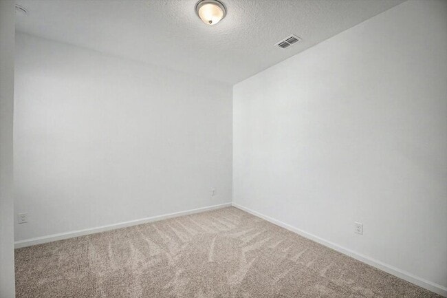 Building Photo - 61 Mellowood Ln