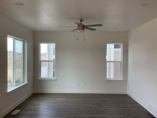 Building Photo - MAKE YOUR FIRST RENT PAYMENT UNTIL 2026-New Construction Townhome Located in Prime Saratoga Sprin...