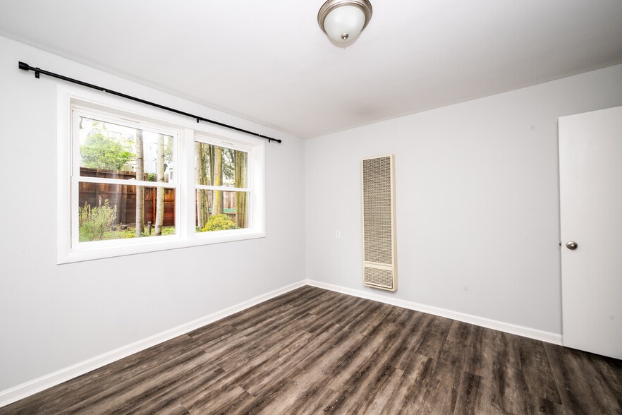 Building Photo - 1737 9th Ave