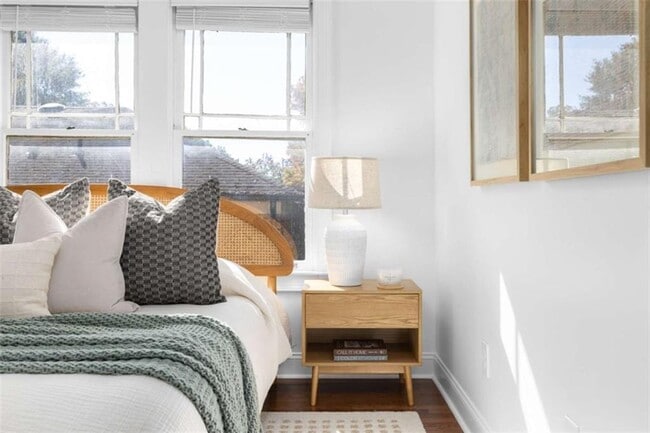 Building Photo - 987 Alloway Pl SE