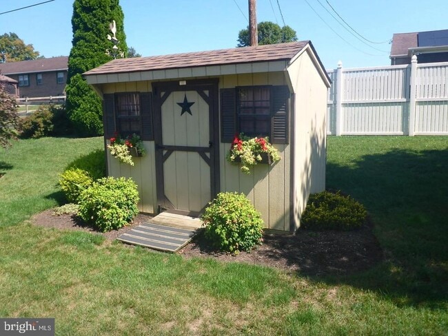 Building Photo - 25 Homestead Dr