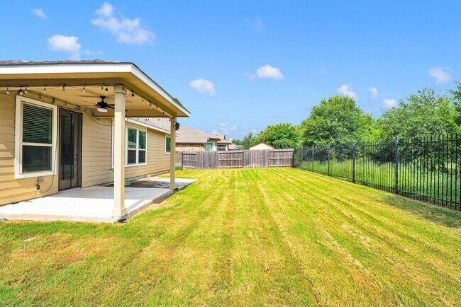 Building Photo - Spacious 5-Bedroom Beauty in Triana Neighborhood –  with Community Perks!