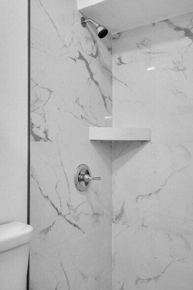 Building Photo - 2610 SW 31st Ave