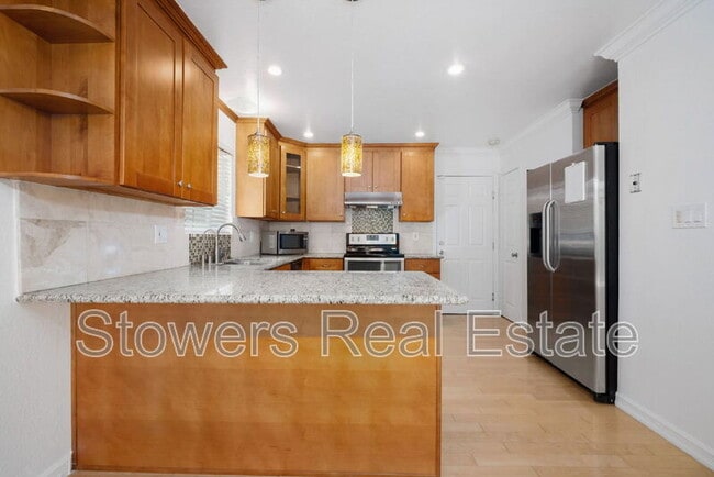 Building Photo - 4840 Coco Palm Dr