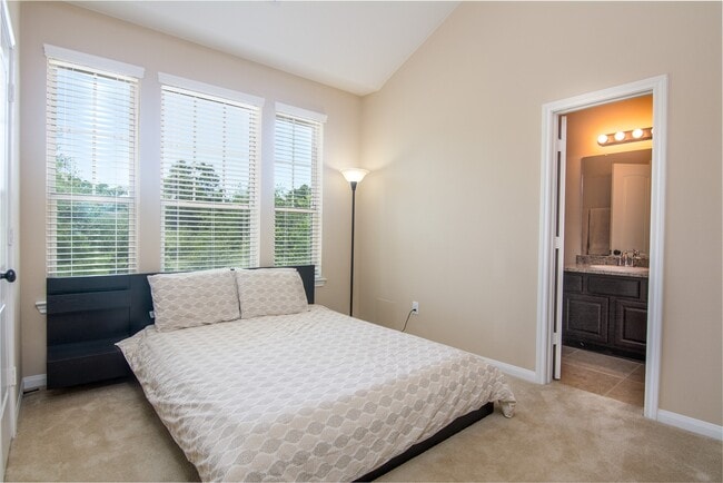 Building Photo - 11 Cheswood Manor Court