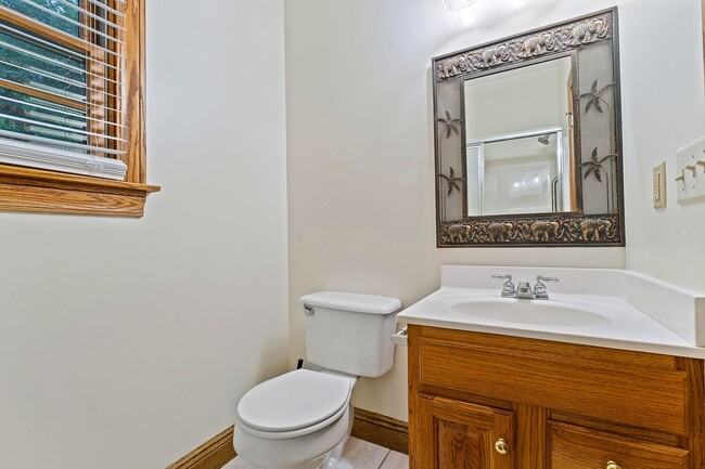 Building Photo - 652 Saddlebrook Dr