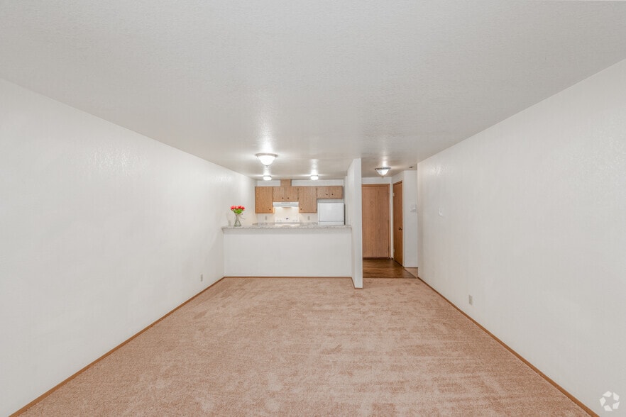 1BR, 1BA - 650SF - Living Room/Kitchen - Spencer House